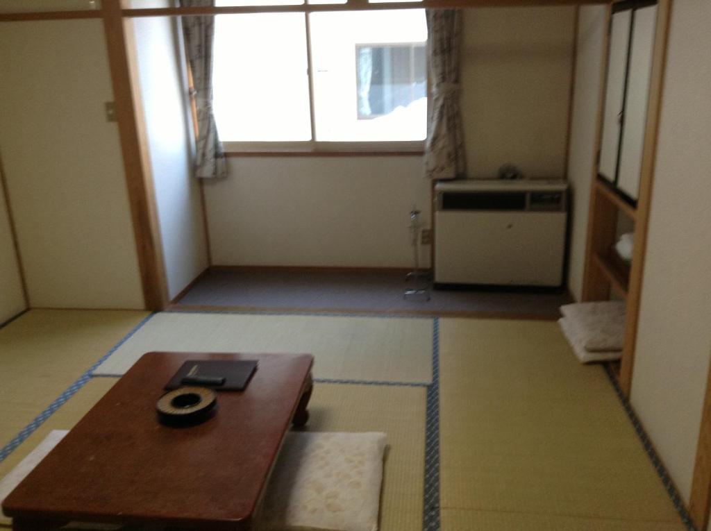 Araya Ryokan Hakuba Rom bilde